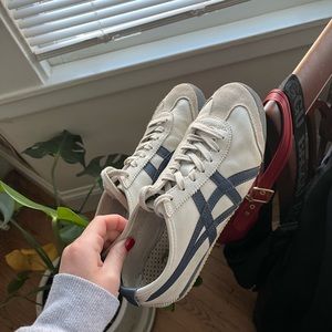 Onitsuka Tigers in color “birch peacoat”